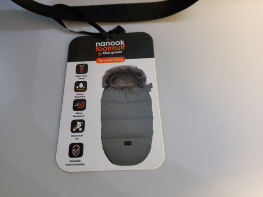 Nanook footmuff by Bizzi Growin